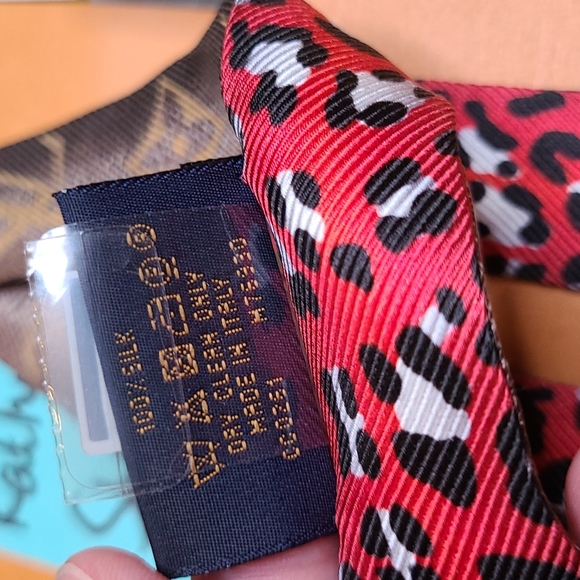 BRANDNEW UNUSED LOUIS VUITTONLV 3D MONOGRAM MARRON BANDEAU IN BROWN RED JUNGLE - Picture 10 of 11